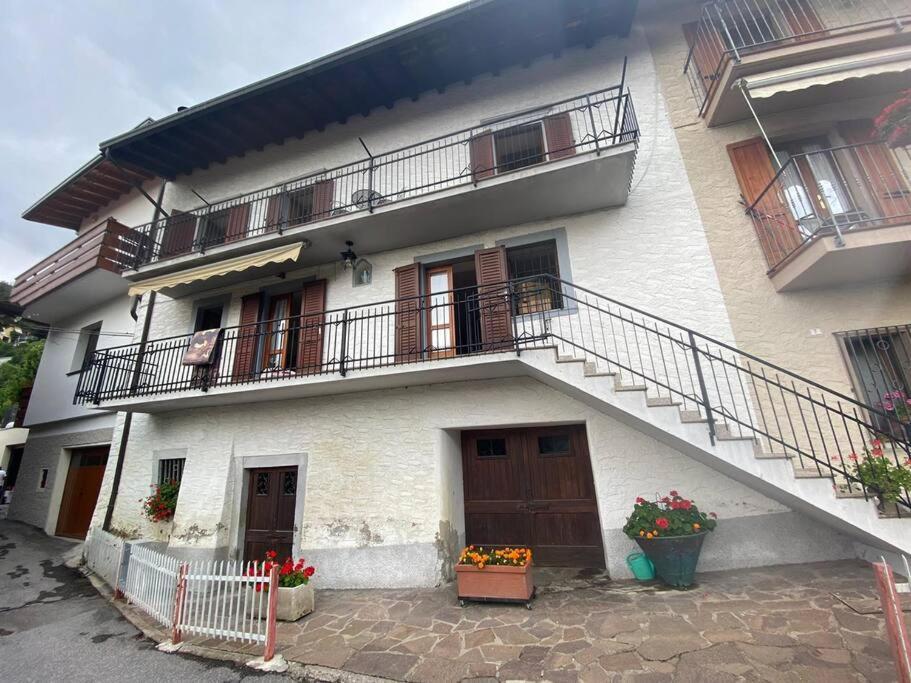 Casa Vacanze Il Pettirosso. 피소그네 외부 사진